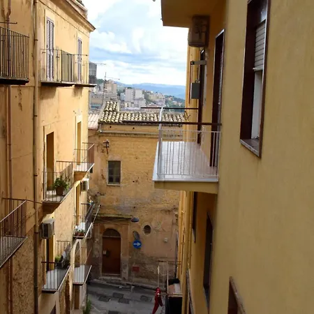 Acragante Apartment